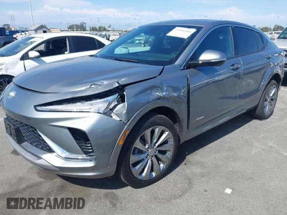 ✅ 2024 Buick Envista Avenir • VIN: KL47LCE27RB186519 • Lot: 43066284. Wystawiony na IAAI z przebiegiem 12 136 mil. Bezpłatny archiwum sprzedaży aukcyjnych z USA i szczegółowy raport historii pojazdu na DreamBid. Zdjęcie 17.