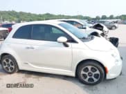 ✅ 2017 FIAT 500e • VIN: 3C3CFFGEXHT550003 • Lot: 42470987. Listed on IAAI with 47,016 mi. Free auction sales archive from the USA and detailed vehicle history report at DreamBid. Image 13.