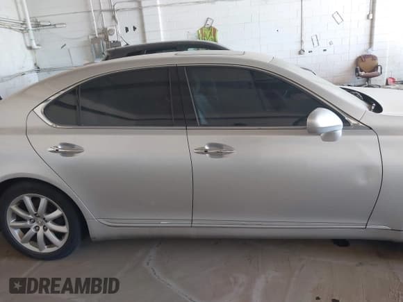 ✅ 2008 Lexus LS 460 • VIN: JTHBL46FX85057659 • Lot: 42205064. Listed on IAAI with 241,470 mi. Free auction sales archive from the USA and detailed vehicle history report at DreamBid. Image 13.