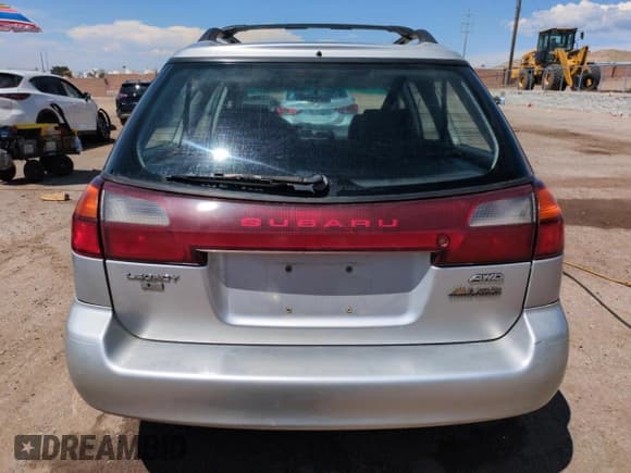 ✅ 2003 Subaru Legacy L • VIN: 4S3BH635437305945 • Lot: 64692775. Wystawiony na Copart z przebiegiem 209 587 mil. Bezpłatny archiwum sprzedaży aukcyjnych z USA i szczegółowy raport historii pojazdu na DreamBid. Zdjęcie 6.