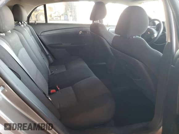 2012 Chevrolet Malibu 1LT z VIN 1G1ZC5E03CF211644, wystawiony jako Copart lot #70800024 z przebiegiem 173 713 mil mil oraz Szkoda całkowita • Salvage title. Historia ofert i sprzedaży dostępna na DreamBid. Obrazek 10.