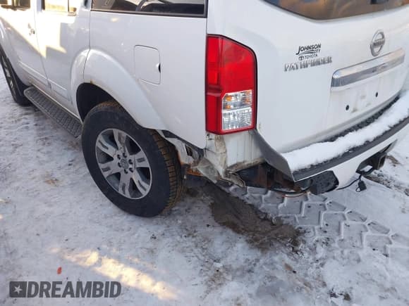 ✅ 2009 Nissan Pathfinder SE • VIN: 5N1AR18B39C615803 • Lot: 41310771. Listed on IAAI with 208,477 mi. Free auction sales archive from the USA and detailed vehicle history report at DreamBid. Image 6.