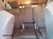 ✅ 2020 Toyota Highlander LE • VIN: 5TDBZRBH2LS026901 • Lot: 91808205. Wystawiony na Copart z przebiegiem 107 267 mil. Bezpłatny archiwum sprzedaży aukcyjnych z USA i szczegółowy raport historii pojazdu na DreamBid. Zdjęcie 10.