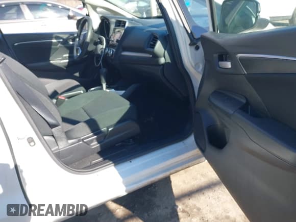 ✅ 2020 Honda Fit LX • VIN: 3HGGK5H48LM712160 • Lot: 41634378. Listed on IAAI with 87,417 mi. Free auction sales archive from the USA and detailed vehicle history report at DreamBid. Image 5.