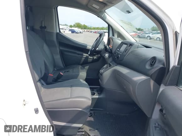 ✅ 2020 Nissan NV200 S • VIN: 3N6CM0KN7LK708041 • Lot: 42885550. Wystawiony na IAAI z przebiegiem 140 496 mil. Bezpłatny archiwum sprzedaży aukcyjnych z USA i szczegółowy raport historii pojazdu na DreamBid. Zdjęcie 5.