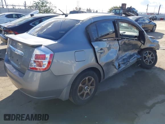 ✅ 2012 Nissan Sentra 2.0 • VIN: 3N1AB6AP6CL725349 • Lot: 43735842. Listed on IAAI with 131,949 mi. Free auction sales archive from the USA and detailed vehicle history report at DreamBid. Image 4.