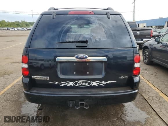 ✅ 2008 Ford Explorer XLT • VIN: 1FMEU73818UA67114 • Lot: 69766924. Wystawiony na Copart z przebiegiem 171 484 mil. Bezpłatny archiwum sprzedaży aukcyjnych z USA i szczegółowy raport historii pojazdu na DreamBid. Zdjęcie 6.