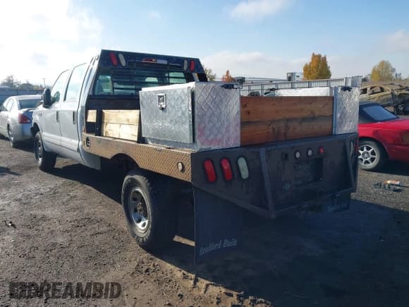 ✅ 2001 Ford F-350 XL • VIN: 1FTSW31S21EA83444 • Лот: 43655944. Опубликован ранее на IAAI с пробегом 193 884 миль. Бесплатный доступ к архиву аукционных продаж из США и подробный отчёт об истории автомобиля на DreamBid. Изображение 3.