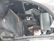 ✅ 2008 Chevrolet Silverado 2500HD 1LT • VIN: 1GCHK29698E151210 • Lot: 42301136. Wystawiony na IAAI z przebiegiem 281 091 mil. Bezpłatny archiwum sprzedaży aukcyjnych z USA i szczegółowy raport historii pojazdu na DreamBid. Zdjęcie 5.