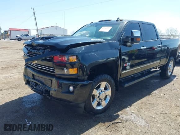 ✅ 2018 Chevrolet Silverado 2500HD LT • VIN: 1GC1KVEY8JF187755 • Lot: 41948037. Listed on IAAI with 151,323 mi. Free auction sales archive from the USA and detailed vehicle history report at DreamBid. Image 2.