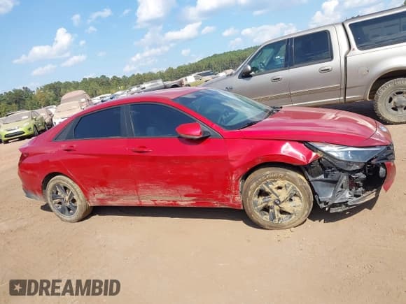 ✅ 2021 Hyundai Elantra SEL • VIN: 5NPLM4AG6MH012005 • Lot: 43230172. Listed on IAAI with 78,137 mi. Free auction sales archive from the USA and detailed vehicle history report at DreamBid. Image 12.