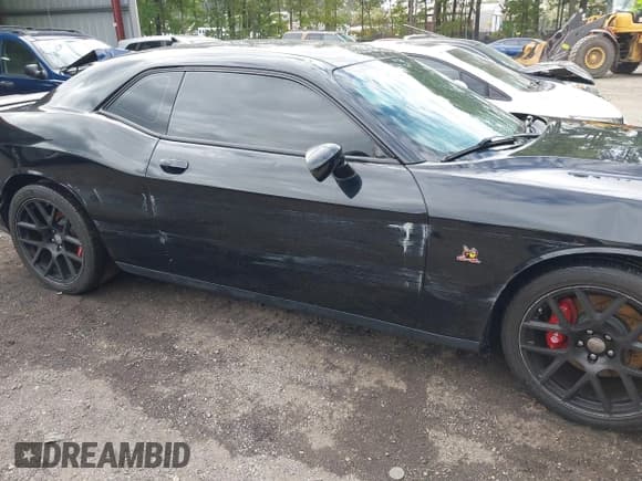 ✅ 2015 Dodge Challenger R/T Scat Pack • VIN: 2C3CDZFJ9FH769692 • Lot: 43193775. Wystawiony na IAAI z przebiegiem 113 934 mil. Bezpłatny archiwum sprzedaży aukcyjnych z USA i szczegółowy raport historii pojazdu na DreamBid. Zdjęcie 6.