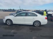 ✅ 2014 Volkswagen Jetta SE • VIN: 3VWD17AJ4EM415936 • Лот: 43464464. Опубликован ранее на IAAI с пробегом 110 484 миль. Бесплатный доступ к архиву аукционных продаж из США и подробный отчёт об истории автомобиля на DreamBid. Изображение 14.
