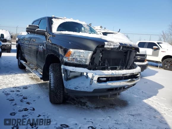✅ 2018 Ram 2500 Tradesman • VIN: 3C6UR5CJ3JG135003 • Lot: 45672215. Wystawiony na Copart z przebiegiem 56 238 mil. Bezpłatny archiwum sprzedaży aukcyjnych z USA i szczegółowy raport historii pojazdu na DreamBid. Zdjęcie 4.