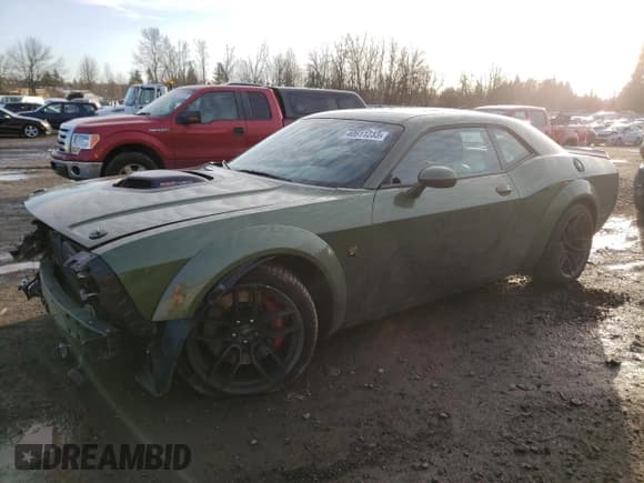 ✅ 2022 Dodge Challenger R/T Scat Pack Widebody • VIN: 2C3CDZFJ8NH136499 • Lot: 40611233. Wystawiony na Copart z przebiegiem 22 658 mil. Bezpłatny archiwum sprzedaży aukcyjnych z USA i szczegółowy raport historii pojazdu na DreamBid. Zdjęcie 1.
