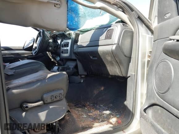 2004 Dodge 3500 ST z VIN 3D7LU38C34G105088, wystawiony jako IAAI lot #41493283 z przebiegiem Nie podano mil oraz . Historia ofert i sprzedaży dostępna na DreamBid. Obrazek 5.