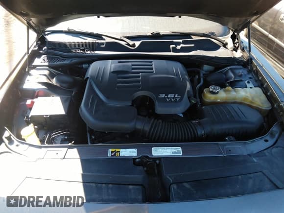 ✅ 2015 Dodge Challenger SXT • VIN: 2C3CDZAG3FH714490 • Lot: 34567378. Wystawiony na IAAI z przebiegiem 129 390 mil. Bezpłatny archiwum sprzedaży aukcyjnych z USA i szczegółowy raport historii pojazdu na DreamBid. Zdjęcie 10.