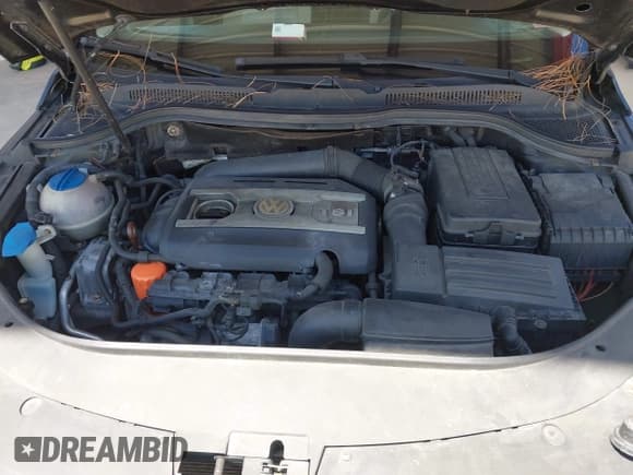 ✅ 2010 Volkswagen CC Luxury • VIN: WVWHP7AN5AE541065 • Lot: 43006466. Wystawiony na IAAI z przebiegiem 98 484 mil. Bezpłatny archiwum sprzedaży aukcyjnych z USA i szczegółowy raport historii pojazdu na DreamBid. Zdjęcie 10.