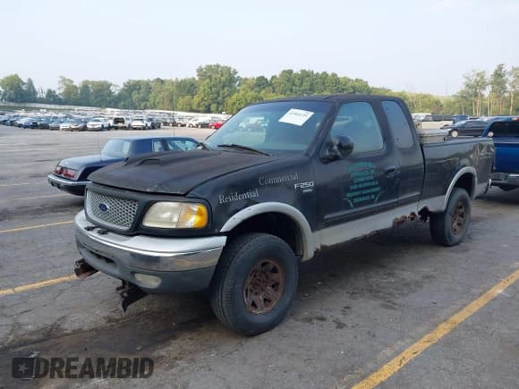✅ 1999 Ford F-250 • VIN: 2FTPX28W4XCA77911 • Lot: 42904235. Wystawiony na IAAI z przebiegiem Nie podano. Bezpłatny archiwum sprzedaży aukcyjnych z USA i szczegółowy raport historii pojazdu na DreamBid. Zdjęcie 2.