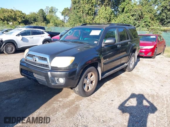 ✅ 2008 Toyota 4Runner SR5 • VIN: JTEBU14R58K009851 • Lot: 43212999. Listed on IAAI with 205,826 mi. Free auction sales archive from the USA and detailed vehicle history report at DreamBid. Image 2.