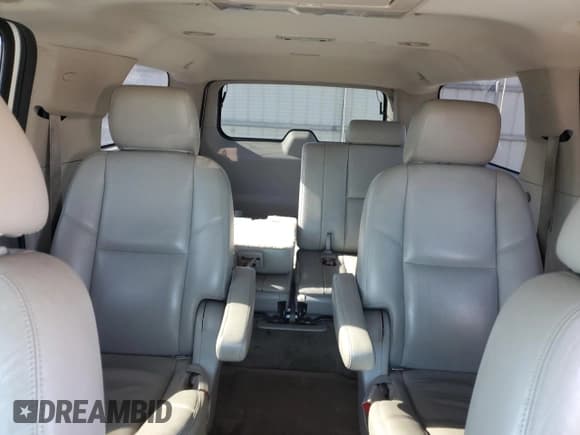 ✅ 2011 Chevrolet Suburban LTZ • VIN: 1GNSCKE00BR216666 • Lot: 77368824. Wystawiony na Copart z przebiegiem 185 922 mil. Bezpłatny archiwum sprzedaży aukcyjnych z USA i szczegółowy raport historii pojazdu na DreamBid. Zdjęcie 10.