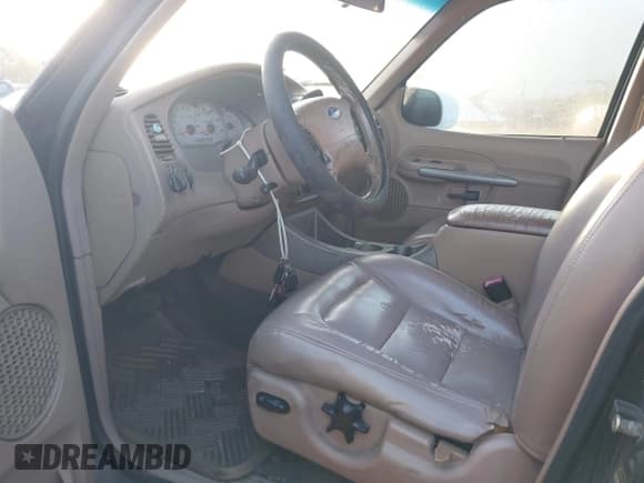 ✅ 2001 Ford Explorer Sport Trac • VIN: 1FMZU67E81UC90154 • Lot: 42843105. Wystawiony na IAAI z przebiegiem 226 401 mil. Bezpłatny archiwum sprzedaży aukcyjnych z USA i szczegółowy raport historii pojazdu na DreamBid. Zdjęcie 5.