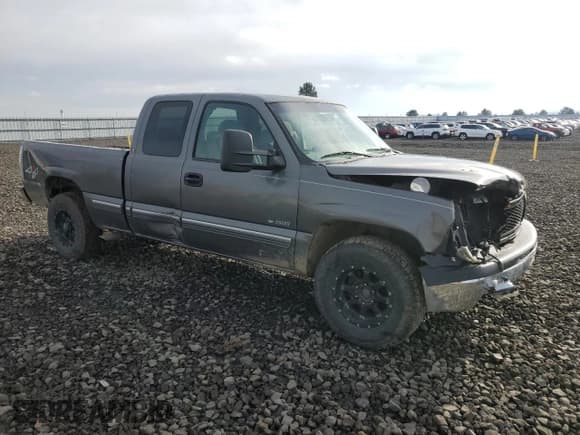 ✅ 2000 Chevrolet Silverado 1500 LS • VIN: 2GCEK19V5Y1152456 • Lot: 92304185. Wystawiony na Copart z przebiegiem 295 253 mil. Bezpłatny archiwum sprzedaży aukcyjnych z USA i szczegółowy raport historii pojazdu na DreamBid. Zdjęcie 4.
