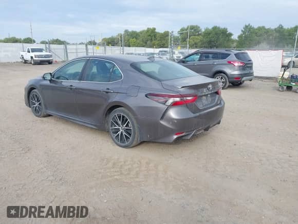 2022 Toyota Camry SE with VIN 4T1G11BK7NU049434, listed as a IAAI auction lot 43099991 with 36,395 mi miles and . Bid and sale history available at DreamBid. Image 3.