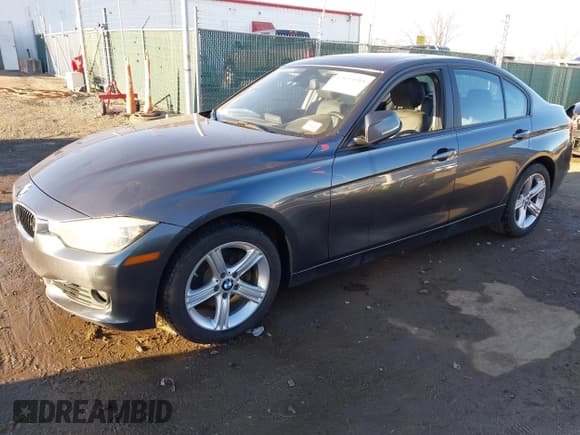 ✅ 2013 BMW 3 Series 328i • VIN: WBA3A5G58DNP23738 • Лот: 43694945. Опубликован ранее на IAAI с пробегом 113 006 миль. Бесплатный доступ к архиву аукционных продаж из США и подробный отчёт об истории автомобиля на DreamBid. Изображение 2.