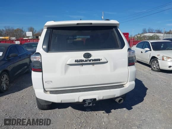 ✅ 2015 Toyota 4Runner Trail Premium • VIN: JTEBU5JR8F5244977 • Lot: 43715576. Wystawiony na IAAI z przebiegiem 228 500 mil. Bezpłatny archiwum sprzedaży aukcyjnych z USA i szczegółowy raport historii pojazdu na DreamBid. Zdjęcie 16.