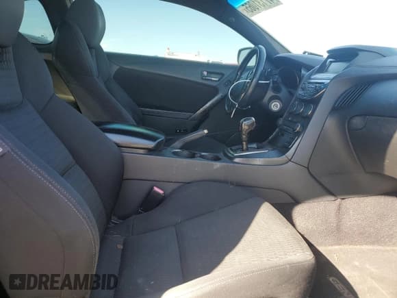 ✅ 2013 Hyundai Genesis Coupe Premium • VIN: KMHHT6KDXDU092323 • Lot: 47131065. Wystawiony na Copart z przebiegiem 144 850 mil. Bezpłatny archiwum sprzedaży aukcyjnych z USA i szczegółowy raport historii pojazdu na DreamBid. Zdjęcie 10.