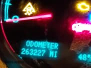 ✅ 2010 Chevrolet Suburban LS • VIN: 1GNUCHE01AR158111 • Lot: 41602157. Listed on IAAI with 263,227 mi. Free auction sales archive from the USA and detailed vehicle history report at DreamBid. Image 16.