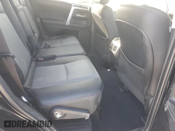 ✅ 2018 Toyota 4Runner SR5 Premium • VIN: JTEZU5JR2J5169023 • Лот: 89547125. Опубликован ранее на Copart с пробегом Не указан. Бесплатный доступ к архиву аукционных продаж из США и подробный отчёт об истории автомобиля на DreamBid. Изображение 11.