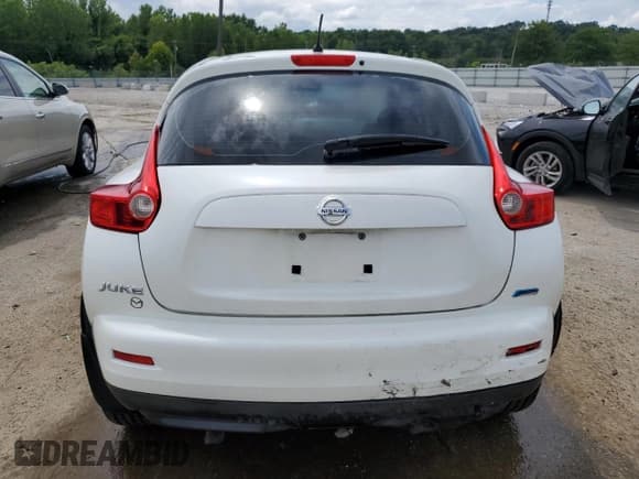 ✅ 2014 Nissan Juke SV • VIN: JN8AF5MR9ET353114 • Lot: 66876085. Wystawiony na Copart z przebiegiem 52 165 mil. Bezpłatny archiwum sprzedaży aukcyjnych z USA i szczegółowy raport historii pojazdu na DreamBid. Zdjęcie 6.