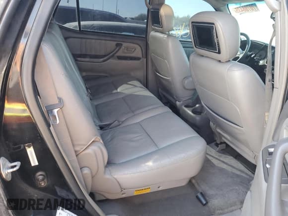 ✅ 2003 Toyota Sequoia Limited • VIN: 5TDZT38A83S201613 • Lot: 70788435. Listed on Copart with Not provided. Free auction sales archive from the USA and detailed vehicle history report at DreamBid. Image 11.