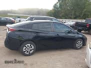 ✅ 2017 Toyota Prius Three • VIN: JTDKARFU5H3039617 • Lot: 43343112. Wystawiony na IAAI z przebiegiem 146 702 mil. Bezpłatny archiwum sprzedaży aukcyjnych z USA i szczegółowy raport historii pojazdu na DreamBid. Zdjęcie 13.