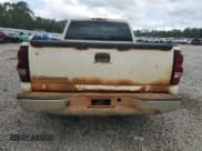 ✅ 2006 Chevrolet Silverado 1500 LS • VIN: 2GCEC19T561153423 • Лот: 84610645. Опубликован ранее на Copart с пробегом 303 107 миль. Бесплатный доступ к архиву аукционных продаж из США и подробный отчёт об истории автомобиля на DreamBid. Изображение 6.