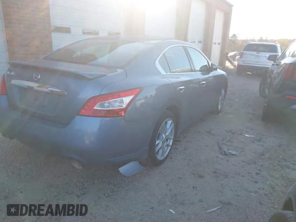 ✅ 2011 Nissan Maxima SV • VIN: 1N4AA5APXBC851532 • Lot: 43679929. Listed on IAAI with 231,293 mi. Free auction sales archive from the USA and detailed vehicle history report at DreamBid. Image 4.