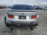 ✅ 2015 BMW 3 Series 335i • VIN: WBA3A9G5XFNS66232 • Lot: 81903855. Wystawiony na Copart z przebiegiem 187 097 mil. Bezpłatny archiwum sprzedaży aukcyjnych z USA i szczegółowy raport historii pojazdu na DreamBid. Zdjęcie 6.