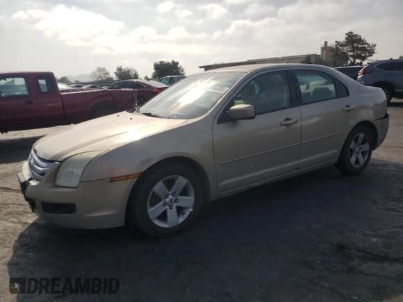 ✅ 2008 Ford Fusion SE • VIN: 3FAHP07128R154711 • Lot: 70184605. Listed on Copart with 291,220 mi. Free auction sales archive from the USA and detailed vehicle history report at DreamBid. Image 1.