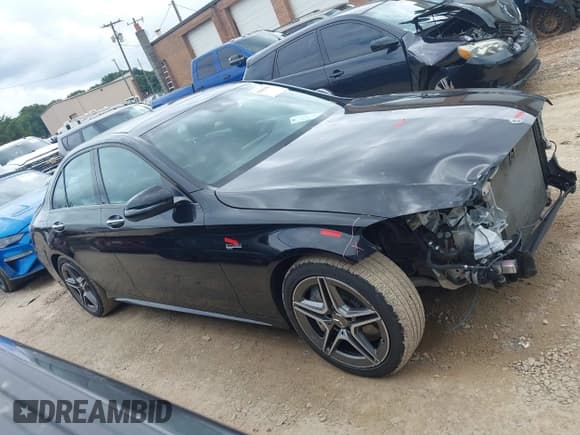 ✅ 2019 Mercedes-Benz C 43 AMG • VIN: 55SWF6EB0KU287879 • Lot: 42863581. Listed on IAAI with 61,392 mi. Free auction sales archive from the USA and detailed vehicle history report at DreamBid. Image 13.