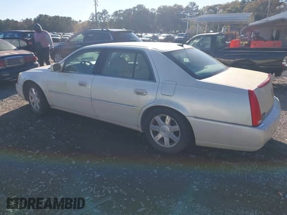 ✅ 2008 Cadillac DTS 1SC • VIN: 1G6KD57Y28U105748 • Лот: 43649946. Опубликован ранее на IAAI с пробегом 132 739 миль. Бесплатный доступ к архиву аукционных продаж из США и подробный отчёт об истории автомобиля на DreamBid. Изображение 3.