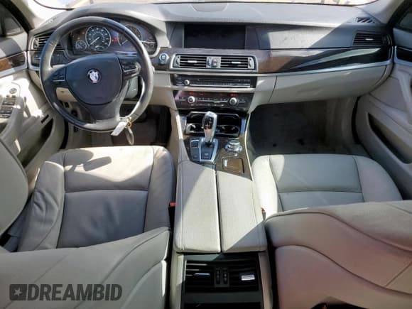 ✅ 2013 BMW 5 Series 535i • VIN: WBAFR7C58DC829447 • Lot: 92871835. Wystawiony na Copart z przebiegiem 124 098 mil. Bezpłatny archiwum sprzedaży aukcyjnych z USA i szczegółowy raport historii pojazdu na DreamBid. Zdjęcie 8.