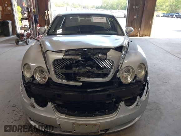 ✅ 2006 Bentley Flying Spur • VIN: SCBBR53W76C031798 • Lot: 42578094. Listed on IAAI with 70,006 mi. Free auction sales archive from the USA and detailed vehicle history report at DreamBid. Image 6.