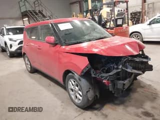 ✅ 2023 Kia Soul LX • VIN: KNDJ23AU1P7208469 • Lot: 41224028. Wystawiony na IAAI z przebiegiem 37 354 mil. Bezpłatny archiwum sprzedaży aukcyjnych z USA i szczegółowy raport historii pojazdu na DreamBid. Zdjęcie 1.