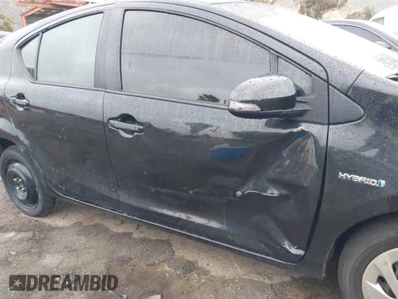 ✅ 2016 Toyota Prius One • VIN: JTDKDTB36G1589422 • Лот: 41883878. Опубликован ранее на IAAI с пробегом 121 791 миль. Бесплатный доступ к архиву аукционных продаж из США и подробный отчёт об истории автомобиля на DreamBid. Изображение 17.