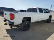 ✅ 2015 Chevrolet Silverado 2500HD LTZ • VIN: 1GC1KWE80FF586673 • Лот: 61583105. Опубликован ранее на Copart с пробегом 250 012 миль. Бесплатный доступ к архиву аукционных продаж из США и подробный отчёт об истории автомобиля на DreamBid. Изображение 3.