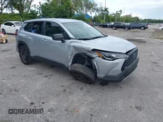 ✅ 2024 Toyota Corolla Cross L • VIN: 7MUAAAAG0RV096358 • Lot: 43468035. Wystawiony na IAAI z przebiegiem 13 540 mil. Bezpłatny archiwum sprzedaży aukcyjnych z USA i szczegółowy raport historii pojazdu na DreamBid. Zdjęcie 1.