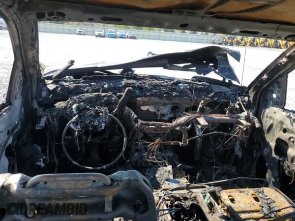 ✅ 2017 Chevrolet Silverado 1500 LT • VIN: 3GCUKRECXHG248296 • Лот: 81695615. Опубликован ранее на Copart с пробегом Не указан. Бесплатный доступ к архиву аукционных продаж из США и подробный отчёт об истории автомобиля на DreamBid. Изображение 8.