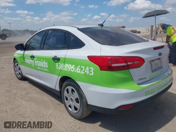 ✅ 2017 Ford Focus S • VIN: 1FADP3E21HL222653 • Lot: 43203065. Wystawiony na IAAI z przebiegiem 39 241 mil. Bezpłatny archiwum sprzedaży aukcyjnych z USA i szczegółowy raport historii pojazdu na DreamBid. Zdjęcie 3.